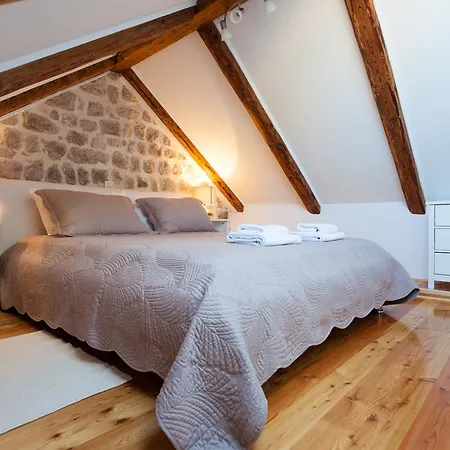 Hedera Estate, Hedera A31 *